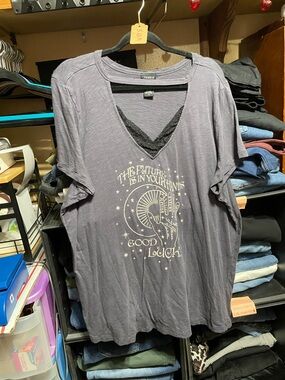 #310a size 3 torrid Graphic V-Neck Tee with Celestial Good Luck Print